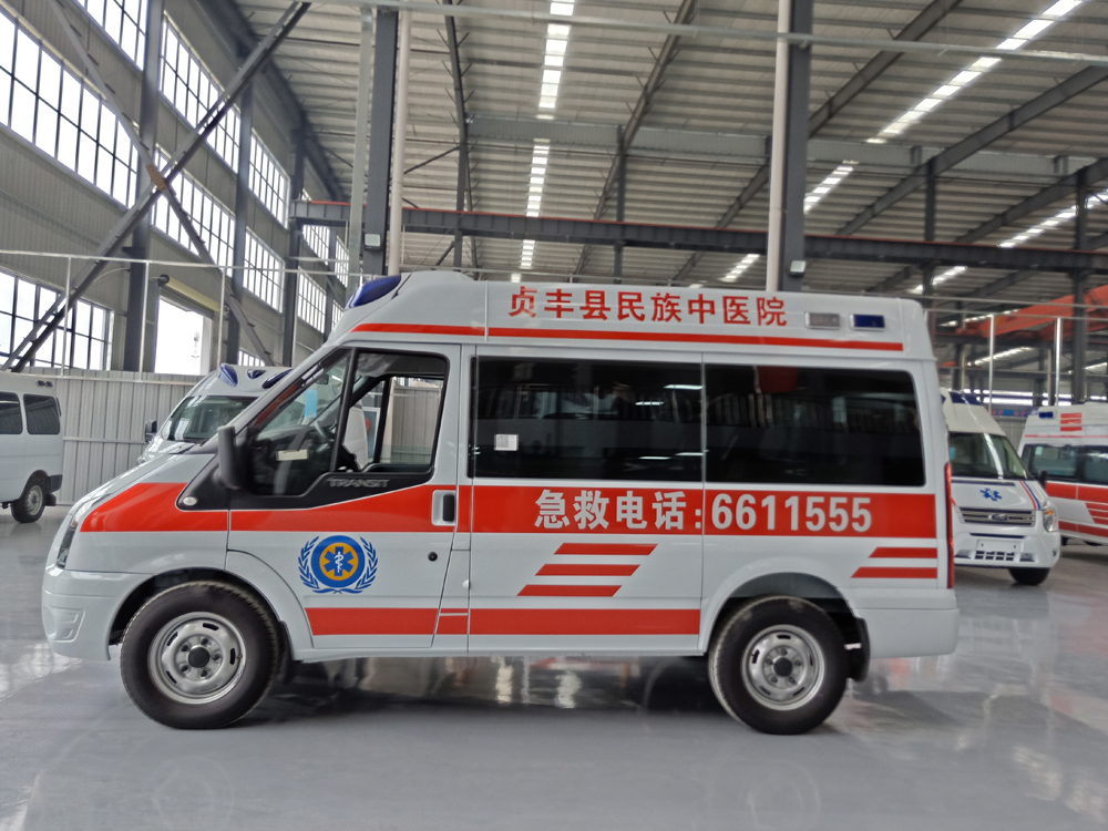 國六福特V348短軸中頂負壓救護車